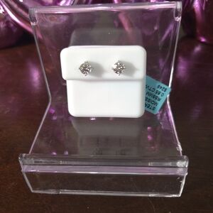 NWT 925 Sterling Silver .85 CTW Moissanite Stud Earrings